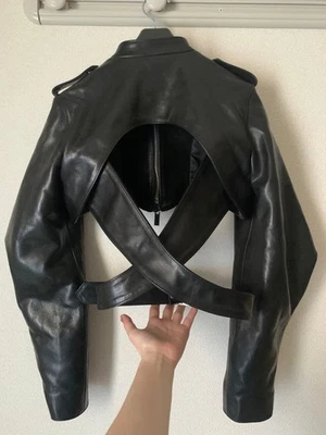 Chaqueta de cuero usada Comme des Garcons 2022 talla XS longitud 30 cm Foto 1 de 3