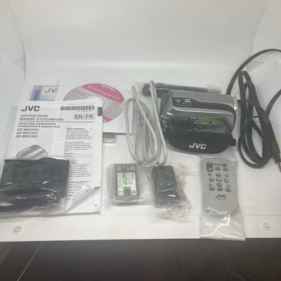 JVC Everio GZ-MG130U 480p Silver Digital Camcorder 34x Optical Zoom & DVD Burner - Image 1 of 4