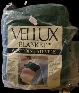 Vellux Blanket Queen/ King 102"x90" Westpoint Stevens Moss Green New In Package  - Picture 1 of 3