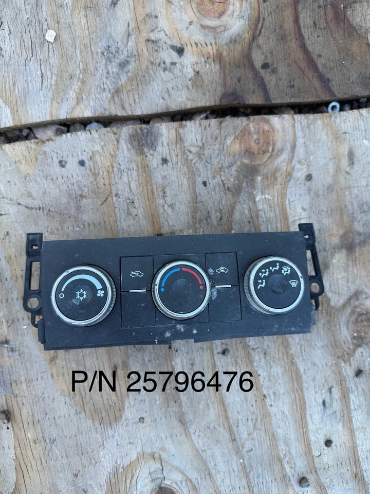 Chevrolet GMC 2500 3500 Pickup Heater & AC Temperature Control | P/N 25796476 - Image 1 of 1