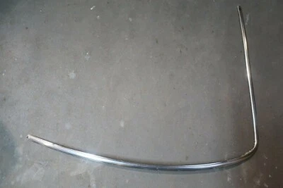 70-78 Datsun 240Z / 260Z / 280Z moldura de parabrisas de acero inoxidable - LH Driver S3-4 Foto 1 de 4