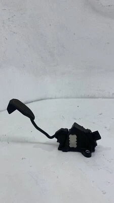 TOYOTA YARIS 1.5 HYBRID ELECTRIC 2015-2019 ACCELERATORTHROTTLE PEDAL 78110-0D040 - Image 1 of 4