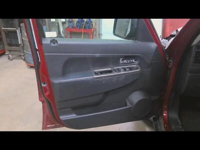 Used Front Left Door Interior Trim Panel fits: 2011 Jeep Liberty  Grade A Foto 1 de 4