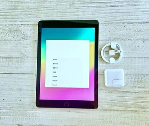 Apple iPad 6th Generation 128gb - Wifi - Space Gray - Afbeelding 1 van 2