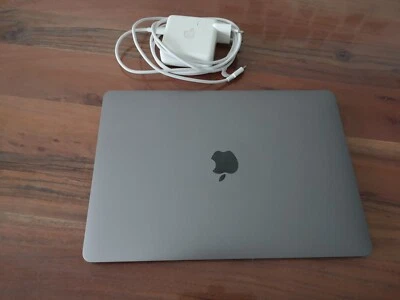 Apple MacBook Pro 13 Zoll (256GB SSD) - Space Grau - A1706 - siehe Beschreibung! - Bild 1 von 4