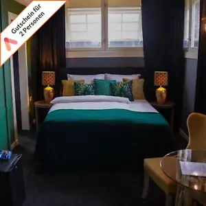Kurzreise Almelo Holland Elegantes Designhotel in altem Gefängnis 3 Tage ÜF - Bild 1 von 12