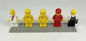 Vintage Lego Minifigures Lot of 5 Spaceman, Black Overalls, Racer, Jacket Zipper - Foto 1 di 18