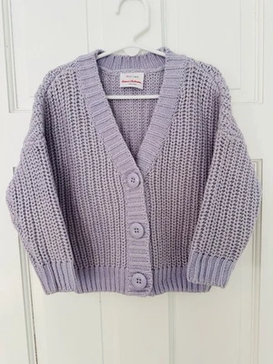 Suéter cárdigan lavanda con manchas doradas Hanna Andersson para niñas talla 90 (3) Foto 1 de 4