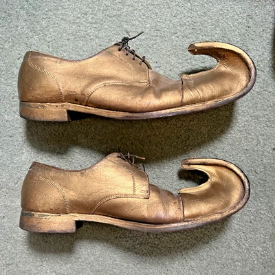 Zapatos de Elfo de Cuero Dorado Hechos a Mano para Hombre Talla 11 o 12?  Hecho en Inglaterra Foto 1 de 4
