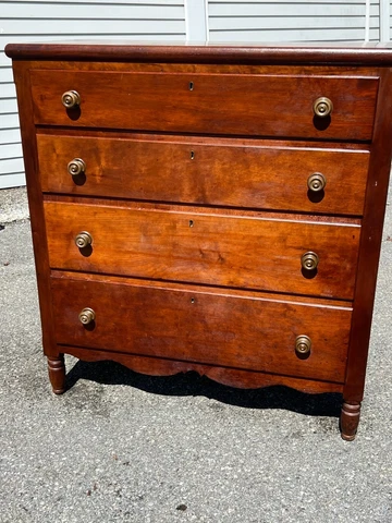 ANTIQUE WALNUT CHEST OF DRAWERS UNUSUAL chester county  apron circa 1810 dresser Cover