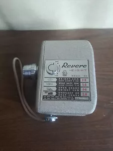 Fotocamera cinema vintage Revere 8 modello 40 8 mm caricatore pellicola NON TESTATA - Foto 1 di 10