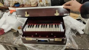Mini Harmonium Portatile 2.5 Ottave Basso Maschio 440Hz e 432Hz, 4 Stop, - Imagen 1 de 2
