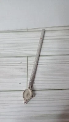 Vintage Westclok Relógio Feminino Tom Prata - Precisa de Reparo de Pulseira - Face Nebulosa - Imagem 1 de 4