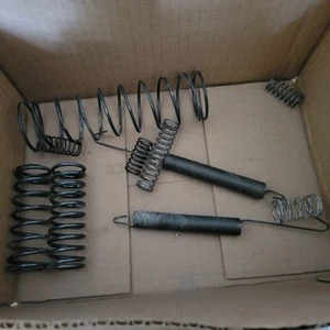 Mixed Lot of Compression & Extension Springs – Assorted Sizes & Types –... - Picture 1 of 1