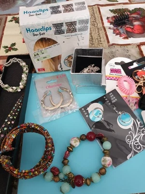 modeschmuck konvolut Und Haarkonvolut - Bild 1 von 4