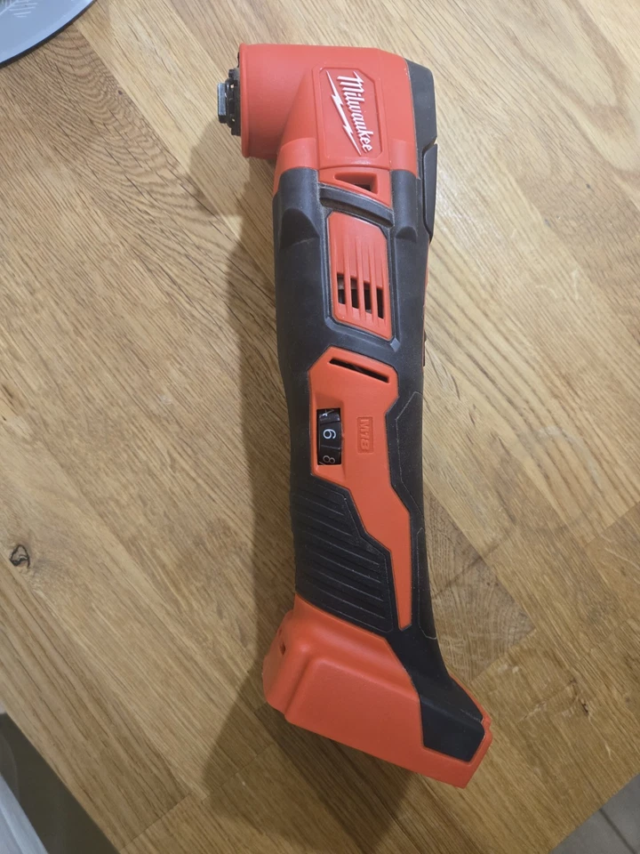 Milwaukee M18 BMT 18V Cordless Multi-Tool Body Only No Battery Used Condition - Image 1 of 4