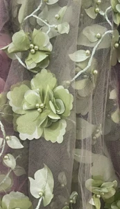 Tela festoneada de encaje malla perlas bordadas florales 3d verde salvia por yarda 54" con - Imagen 1 de 1