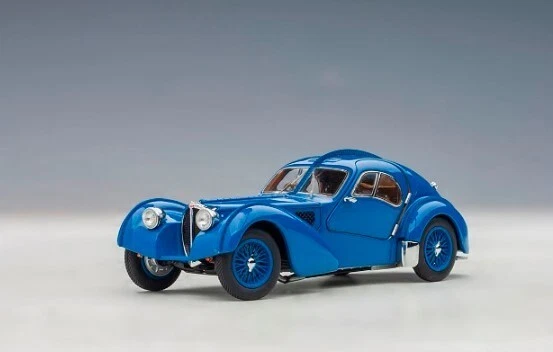 50947 AUTOart 1:43 Bugatti Type57SC Atlantic 1938 Blue / Wire Spoke Wheel model - Image 1 of 4