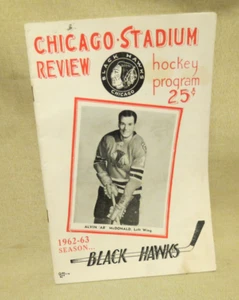 1963 NHL Hockey CHICAGO BLACKHAWKS Gameday Program VS Boston Bruins - Picture 1 of 2