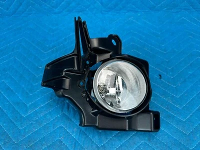 Lexus RX350 RX450h Fog Lamp w/ Mount Bracket Driver's Side 2014 2015 OEM - Image 1 of 4