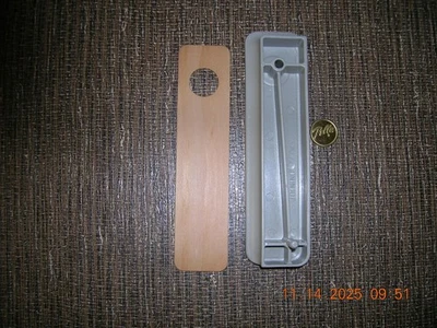 (((Pella))) Sliding Door Screen Handle Genuine construction NOS 0CP80001 - Image 1 of 4
