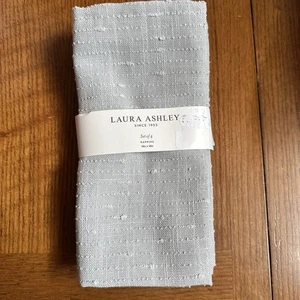 LAURA ASHLEY SET OF 4 NAPKINS GRAY 100% POLYESTER 18 X 18 NIP - Picture 1 of 4