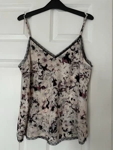 FOREVER 21 FLORAL CAMISOLE TOP IN LARGE - Picture 1 of 7