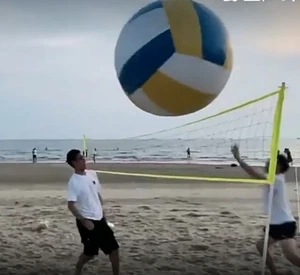 Inflatable Large Beach Ball - 100cm - Blow Up Toy Volleyball Giant Festival Rave - Picture 1 of 6