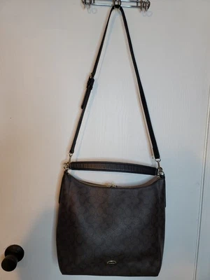 Bolso de Hombro Coach Celeste Hobo Signature Marrón/Negro Lona Recubierta Monograma Foto 1 de 4