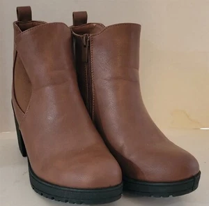 Womens 6 Forever Brown Faux? Leather Side Zip Fashion Boots - Picture 1 of 8