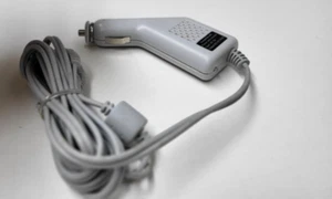 NEU PSone 12V Auto Feuerzeug DC Netzteil Adapter für Konsole & Monitor #B30 - Bild 1 von 4