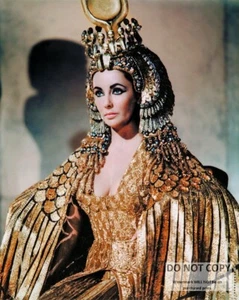 ELIZABETH TAYLOR IN "CLEOPATRA" - 8X10 PUBLICITY PHOTO (MW-173) - Picture 1 of 1