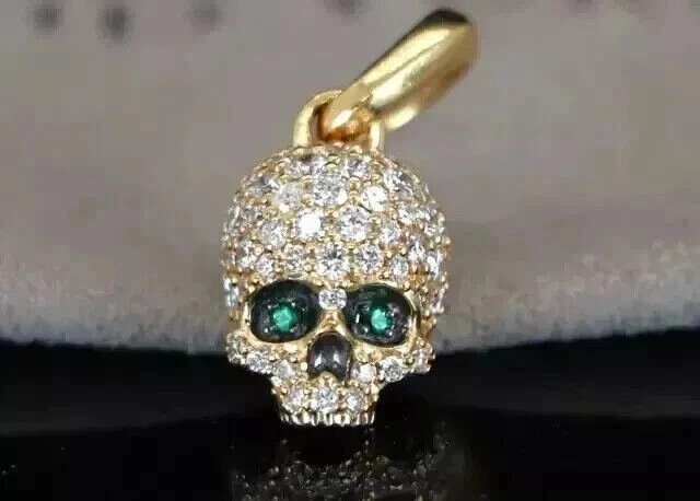 Colgante de calavera para hombre de esmeralda de corte redondo de 3 quilates con acabado de oro amarillo de 14 quilates Foto 1 de 4