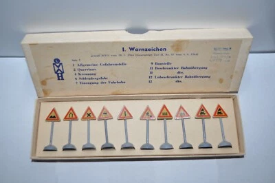 DDR-Herr Hels (10) Vintage Warnzeichen I Set 1 w/Box for PIKO-GUTZOLD-Putz - Image 1 of 4