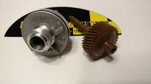 GM NP208 39 Tooth Speedometer Gear & Matching Speedometer Gear Housing - Picture 1 of 1