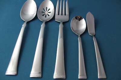 5 piezas cucharada para servir tenedor perforado Mikasa cuerda 18/10 acero inoxidable Vietnam NUEVO Foto 1 de 4