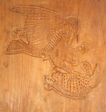 VINTAGE HAND CARVING WOOD WALL HANGING PLAQUE FIGHTING BIRDS
