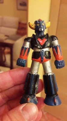 Goldrake giocattolo ORIGINALE anni 80 in gomma - 9 cm. Usato come nuovo 1a mano - Immagine 1 di 3