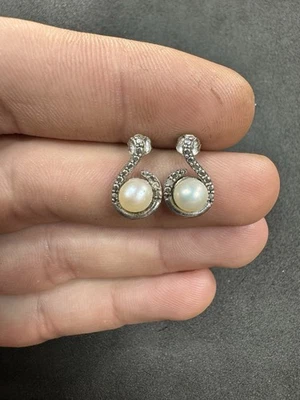Lote de joyas de aretes de perlas y diamantes de plata de ley 925 de 2,5 g de colección F Foto 1 de 4