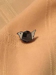 Vintage Dove Pin~American Flag~USA~Patriotic~Small 3/4”~VGC! - Picture 1 of 6