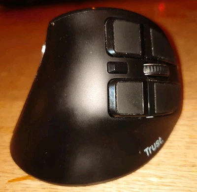 Trust Voxx wireless rechargeable ergonomic mouse, black - 23731. Excellent.  - Image 1 of 4