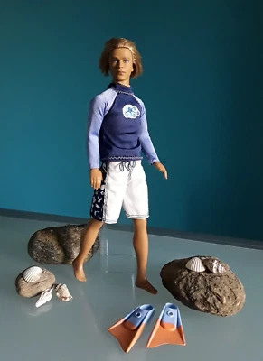 "MATTEL" Ken "CALI GUY", modello 2003, altezza 30 cm. - Immagine 1 di 4