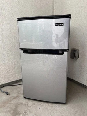 Mini Nevera Dos Puertas Plateada Usada Excelente Estado Foto 1 de 4