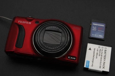 Fujifilm Finepix F800EXR Red 16.0 MP Digital Camera - Tested - Image 1 of 4