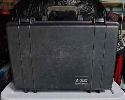 Estuche rígido resistente a la intemperie para portátil Pelican 1490 - SIN LLAVES, SIN INSERCIONES DE ESPUMA Foto 1 de 4
