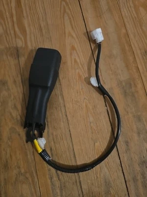 TOYOTA RAV4 2019 2020 2021 2022 2023 2024 CINTURÓN DE SEGURIDAD DELANTERO DERECHO HEBILLA CINTURÓN Foto 1 de 3