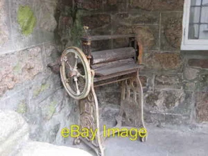 Photo 6x4 Old laundry mangle Moretonhampstead In the corner of the Alms H c2008 - Picture 1 of 1