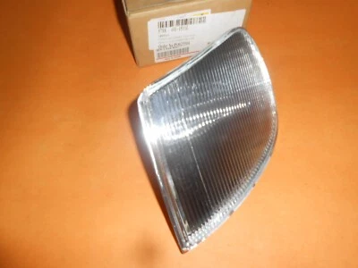 INDICADOR DELANTERO INTERMITENTE TRANSPARENTE VOLKSWAGEN PASSAT (1994-96) LADO PASAJERO N/S Foto 1 de 3