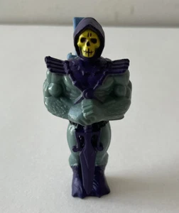 Vintage 1983 Masters of the Universe MOTU Skeletor Clip-On Clothes Pin Hair Clip - Picture 1 of 7