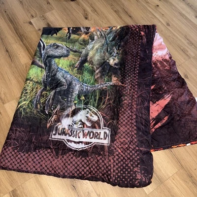 Manta reversible tamaño doble Jurassic World usada en excelente estado Foto 1 de 4